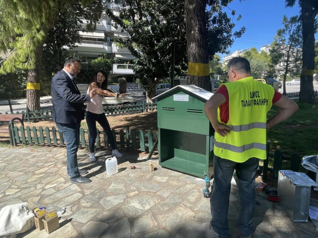 Σπιτάκια ...διώροφα για τις αδέσποτες γάτες τοποθέτησε ο δήμος Π. Φαλήρου